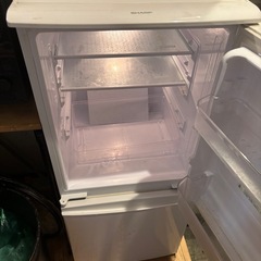 SHARP 冷蔵庫の画像