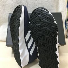 海外・日本製品のサルベージ品　ADIDAS  SWITCH  MOVE  U　25㎝　１足の価格ですの画像