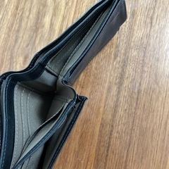 revain quer 二つ折り財布の画像