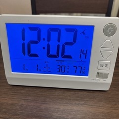 多機能デジタル置時計の画像