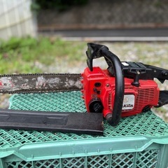 マキタエンジンチェンソーの画像