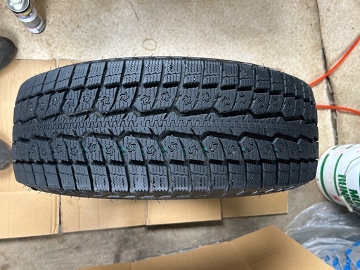 TOYO スタッドレスタイヤ オブザーブ GSi-6 LS 225/70R16 2023年製 4本セット