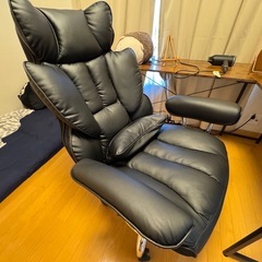 オフィスデスク、チェアセットの画像