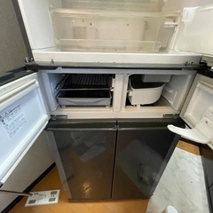 シャープ両開き冷蔵庫の画像