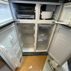 シャープ両開き冷蔵庫の画像