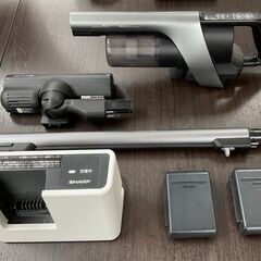 SHARP/シャープ コードレスクリーナー 掃除機 EC-AR9-B RACTIVE Air 2023年製の画像