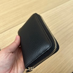 リュックと財布の画像