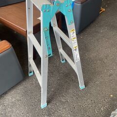 リサイクルショップどりーむ荒田店　No4502 アルミ脚立　高さ88cmの画像