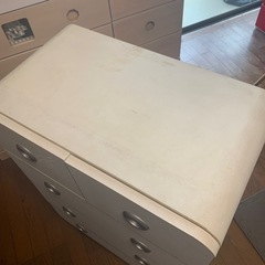 収納棚の画像