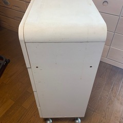収納棚の画像