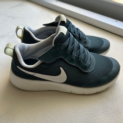 NIKE男の子　スニーカーの画像