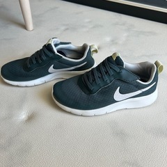 NIKE男の子　スニーカーの画像