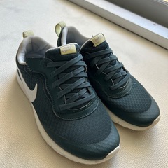 NIKE男の子　スニーカーの画像