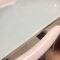 ダイニングテーブルの画像