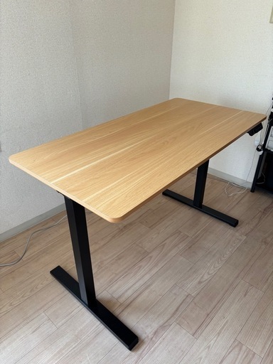 デスクワークに最適♪電動昇降デスク【美品】