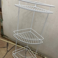 コーナー3段ラック　白　キッチン　浴室　鉄製　角置き　収納の画像