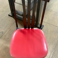 椅子　赤色　木製　レトロ　アンティーク　1脚のみ　中古品　ジャンクの画像