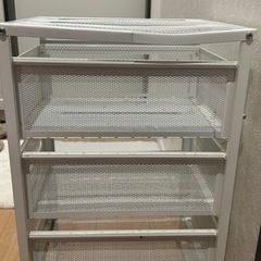 スチールラックの画像