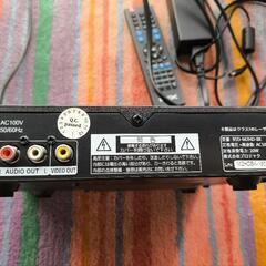 テレビとDVDプレイヤーのセットの画像