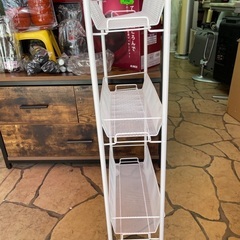 中古　3段スチールワゴン　細身　スリム　白　キャスター付き　収納の画像