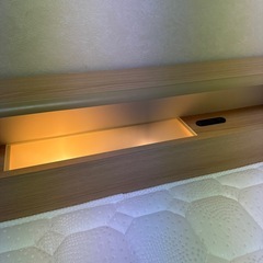 ダブルベッドマットレス付の画像