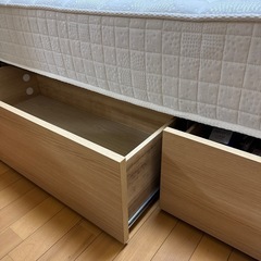 ダブルベッドマットレス付の画像