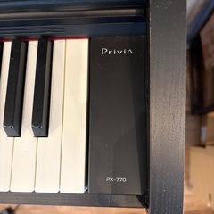 電子ピアノの画像