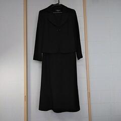  女性 用 フォーマル ウェアの画像