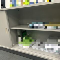 【オフィス移転につき多数出品】大型キャビネット鍵付き　棚板高さ調整可能！内田洋行の画像