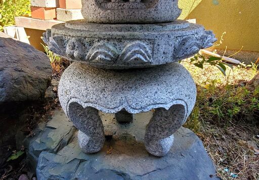 古代六角雪見型 石灯籠 御影石