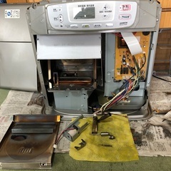 石油ファンヒーター (20)  ダイニチ 中型サイズ  FW-5714LE  9.0Lタンク  2014年製　の画像