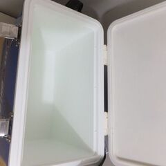 クーラーボックス　青色の画像
