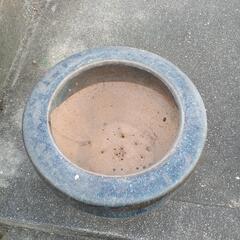 火鉢（底丸穴あり）の画像