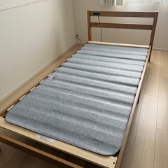 ベッドフレームの画像