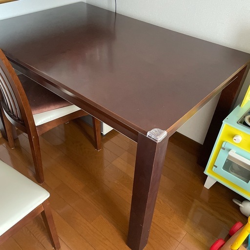ダイニングテーブル　椅子　４脚