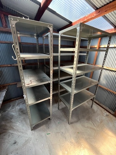 スチールラック　３つ