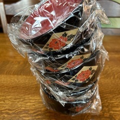 新品未使用 黒赤花柄漆器の椀×20個の画像