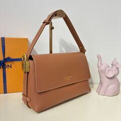 LOUIS VUITTON/ルイ・ヴィトン Low Key Messengerの画像
