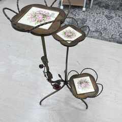 【ドリーム尾浜店】フラワースタンド アイアン 花台の画像