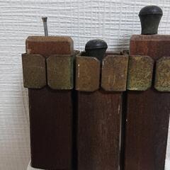 イーゼル 絵画の画像