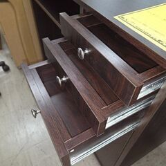 J8585 【リユースのサカイ柏店】 ネイルデスク クリーニング済みの画像