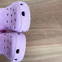 子供用 クロックス風サンダル 18cm パープルの画像