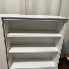 IKEA引き戸付きサイドボードの画像