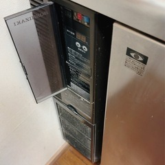 ホシザキ RT-115PTE1型は、ホシザキ製の業務用テーブル形冷蔵庫の画像