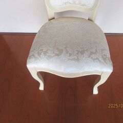 受け渡し予定者決定　椅子　最後の１脚の画像