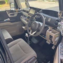 ホンダN-BOXJF3です。助手席スーパースライドシート、両側電動スライドドアです。の画像