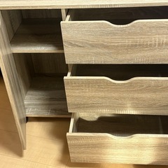 木製チェストの画像