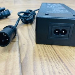 新品・未使用 電動自転車用 充電器（E-bike Thomas専用）の画像