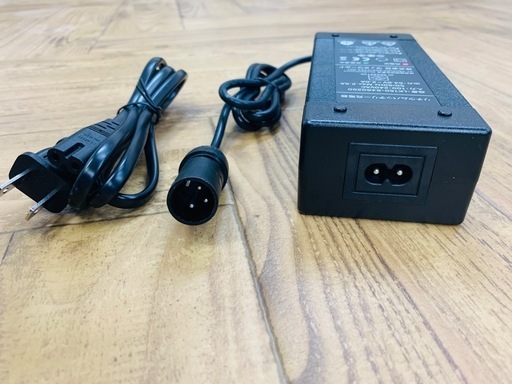 新品・未使用 電動自転車用 充電器（E-bike Thomas専用）