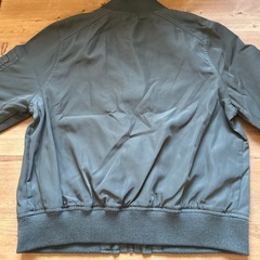 レディース　カーキ色　MA-1の画像